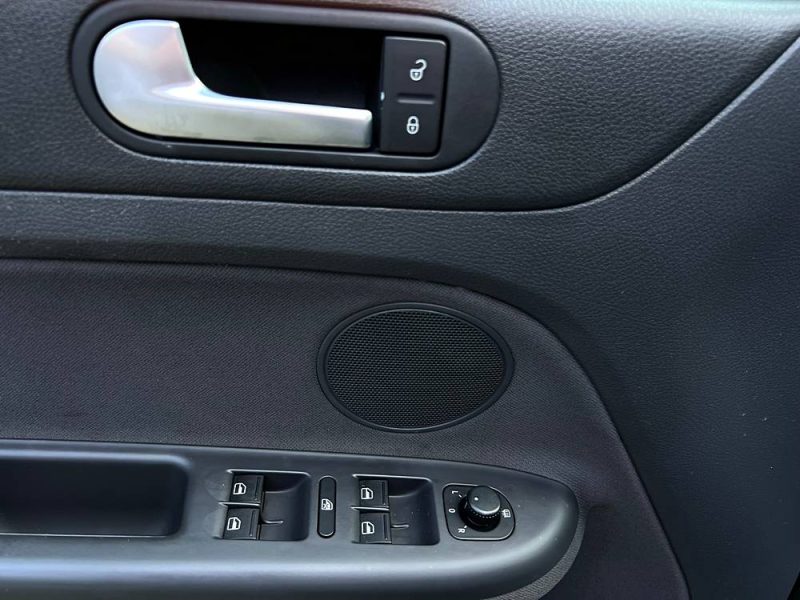 VOLKSWAGEN GOLF 5 V PLUS 1.6 FSI 115 Cv BOITE AUTOMATIQUE 80 100 Kms - GARANTIE 1 AN