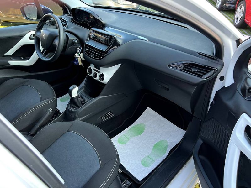 PEUGEOT 208 LIKE 1.0 VTI 68 Cv 1ERE MAIN CLIMATISATION REGULATEUR LIMITEUR BLUETOOTH - GARANTIE 1 AN