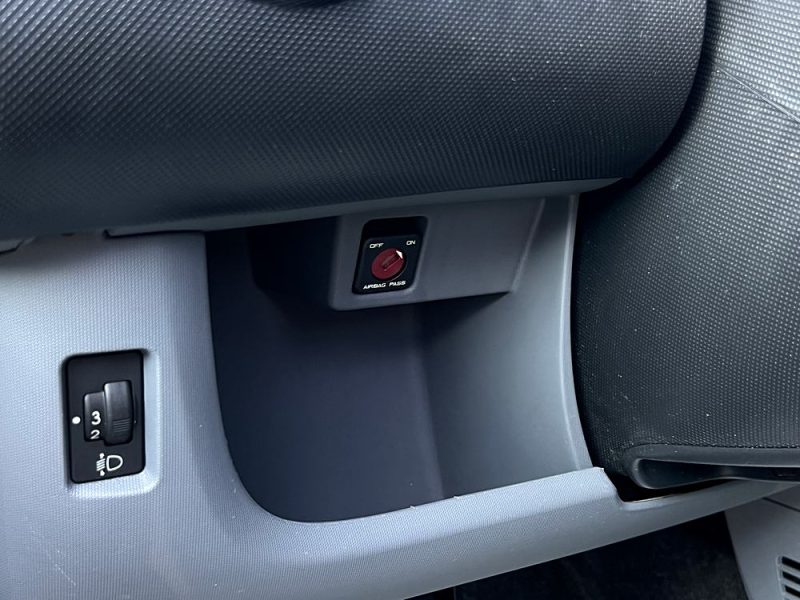 PEUGEOT 107 1.0 68 Cv PREMIERE MAIN ESSENCE BLUETOOTH CRIT AIR 2 - GARANTIE 1 AN