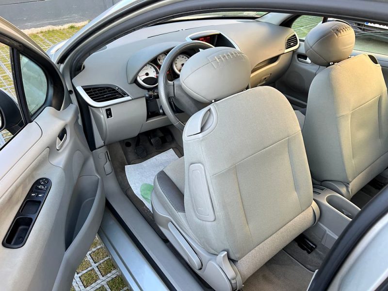 PEUGEOT 207 RWC 1.4 VTI 95 Cv PREMIERE MAIN / 66 600 Kms ORIGINE FRANCE - GARANTIE 1 AN