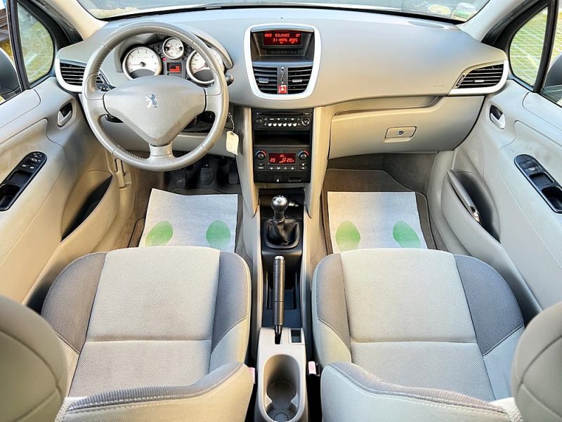 PEUGEOT 207 RWC 1.4 VTI 95 Cv PREMIERE MAIN / 66 600 Kms ORIGINE FRANCE - GARANTIE 1 AN