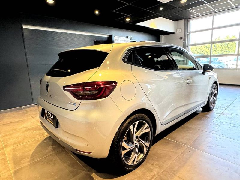 RENAULT CLIO 2022