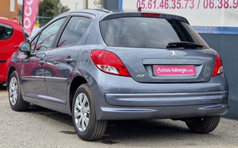 PEUGEOT 207 2011