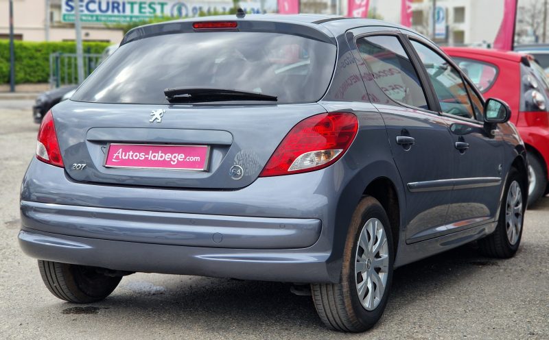 PEUGEOT 207 2011