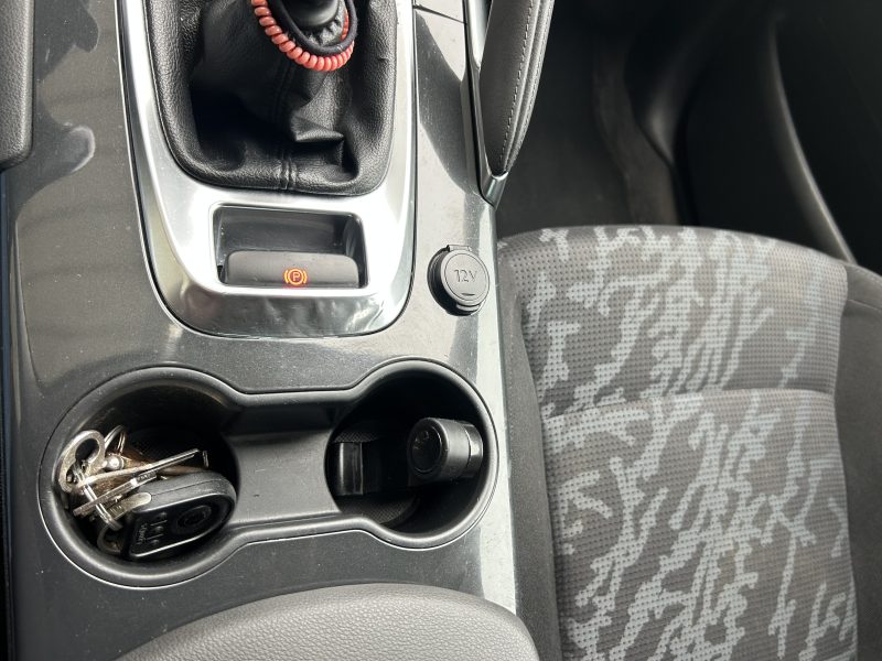 PEUGEOT 3008 1.6 HDI 112CH 