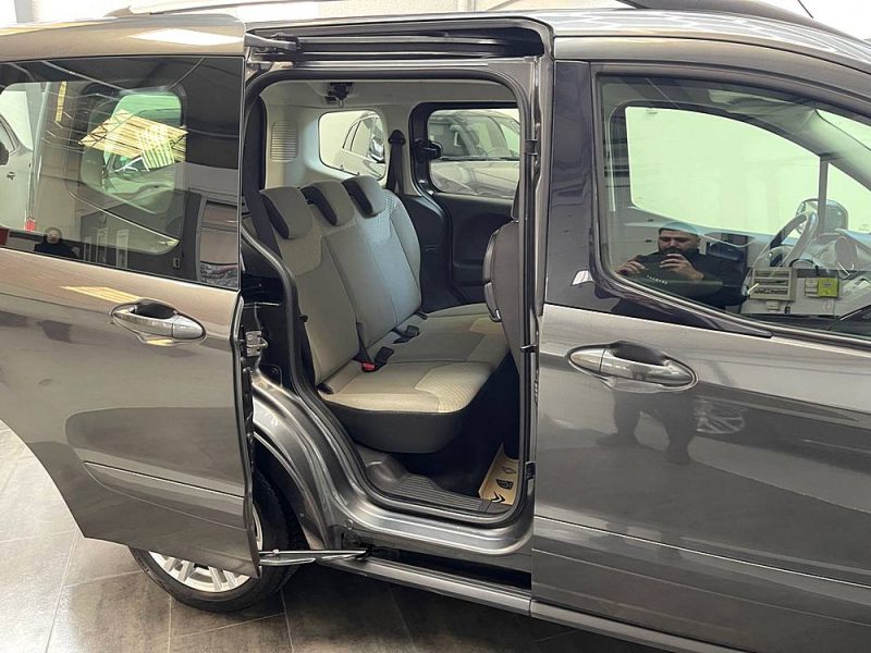 FORD TOURNEO COURIER 2016