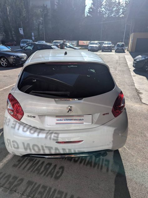 PEUGEOT 208 2014
