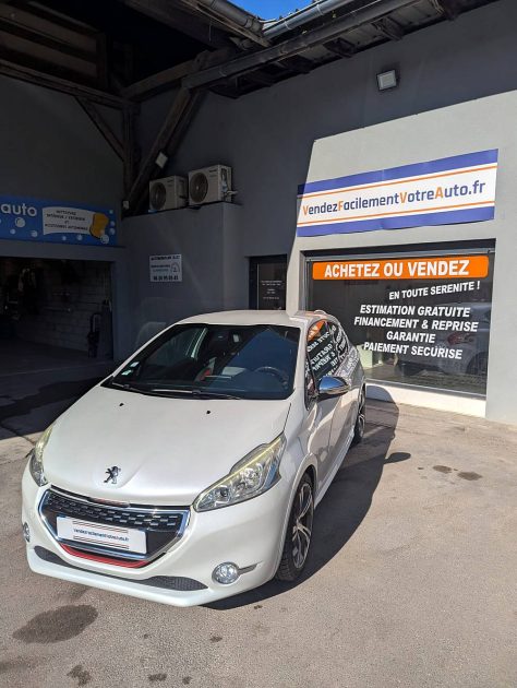 PEUGEOT 208 2014