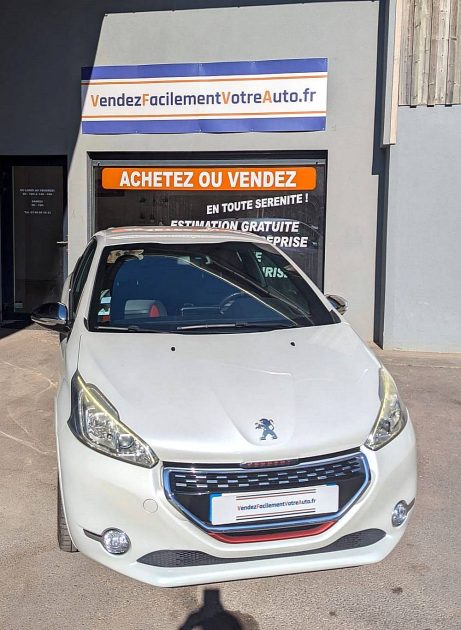PEUGEOT 208 2014