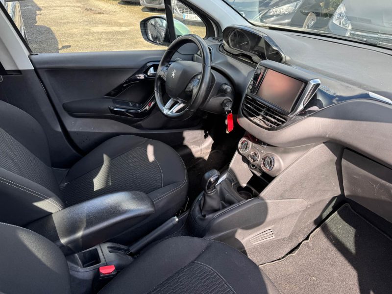 PEUGEOT 208 1.5 HDI 100