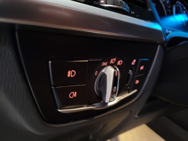 BMW X3 20d 2.0 XDRIVE X LINE 190 cv / TETE HAUTE + H&K + SIEGES CUIR + CARPLAY /