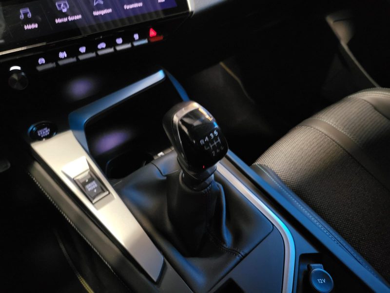 PEUGEOT 308 1.2 PURETECH ALLURE PACK / MIRROR SCREEN + CAMERA + ENTRETIEN PEUGEOT /