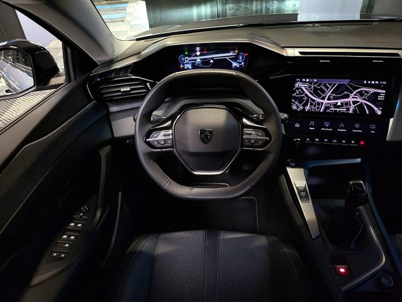 PEUGEOT 308 1.2 PURETECH ALLURE PACK / MIRROR SCREEN + CAMERA + ENTRETIEN PEUGEOT /