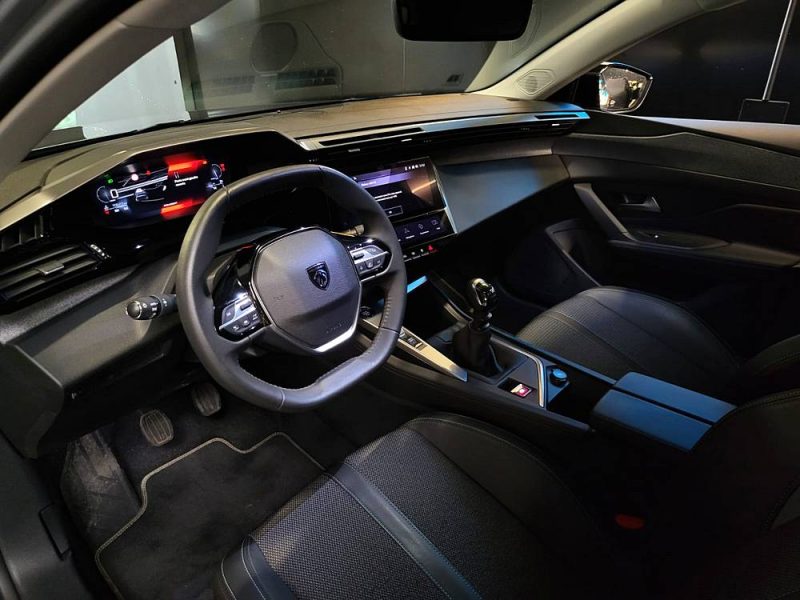 PEUGEOT 308 1.2 PURETECH ALLURE PACK / MIRROR SCREEN + CAMERA + ENTRETIEN PEUGEOT /