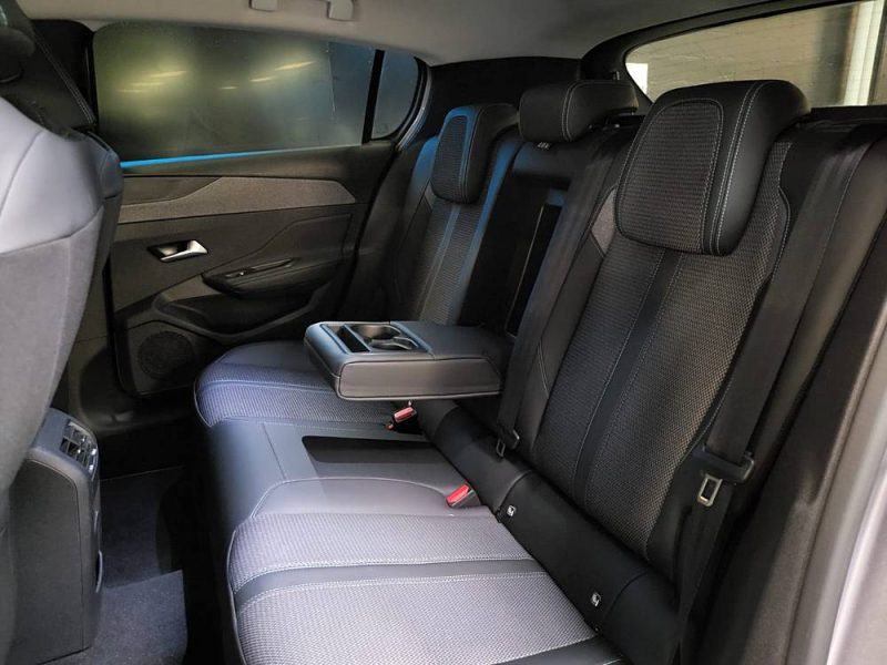 PEUGEOT 308 1.2 PURETECH ALLURE PACK / MIRROR SCREEN + CAMERA + ENTRETIEN PEUGEOT /