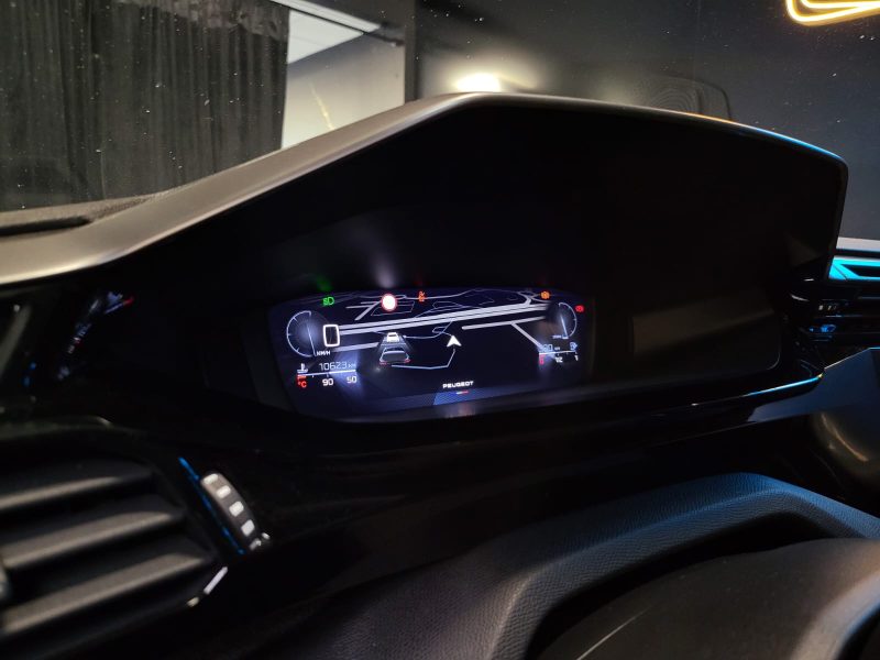 PEUGEOT 308 1.2 PURETECH ALLURE PACK / MIRROR SCREEN + CAMERA + ENTRETIEN PEUGEOT /