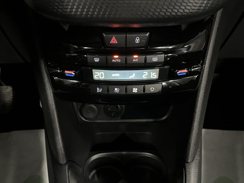 PEUGEOT 208 PHASE 2 ALLURE 1.2 82 Cv ECRAN GPS APPLE CARPLAY & ANDROID CRIT AIR 1 - GARANTIE 1 AN