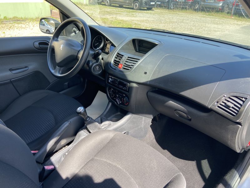 PEUGEOT 206+ 1.1i 60CV URBAN 