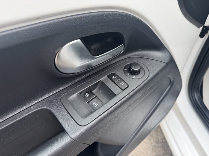 VOLKSWAGEN UP! 1.0 MPI 75CV - MOVE 