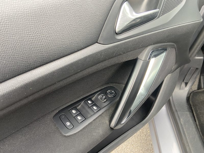 PEUGEOT 308 1.6 BLUE HDI 120 ALLURE