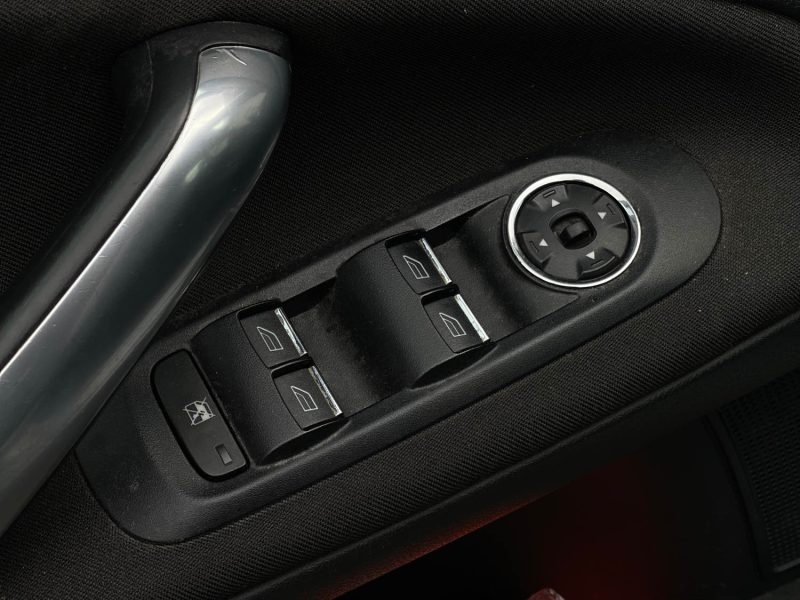 FORD MONDEO IV (CA2) Hatchback 1.6 Ti VCT 16V 110ch GARANTIE 6 MOIS