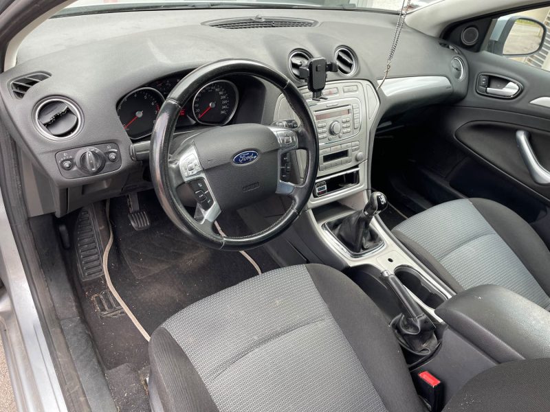 FORD MONDEO IV (CA2) Hatchback 1.6 Ti VCT 16V 110ch GARANTIE 6 MOIS