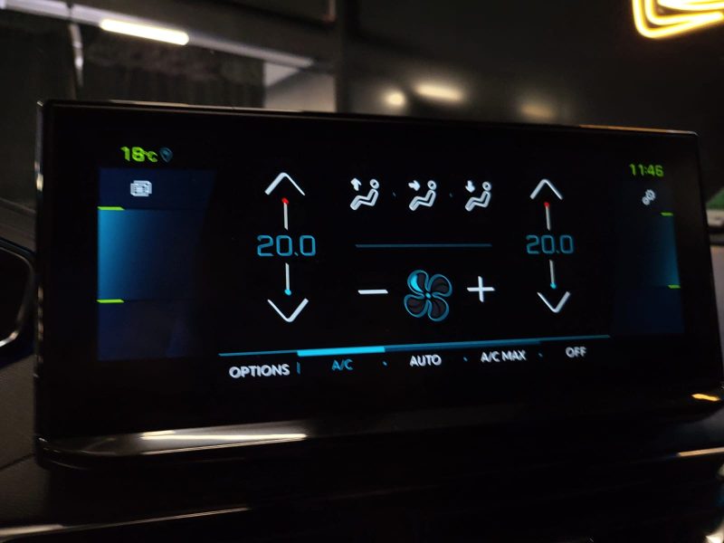 PEUGEOT 3008 1.6 HYBRID 225Cv e-EAT8 GT PACK BLACK / TOIT OUVRANT + NIGHT VISION + CARPLAY /