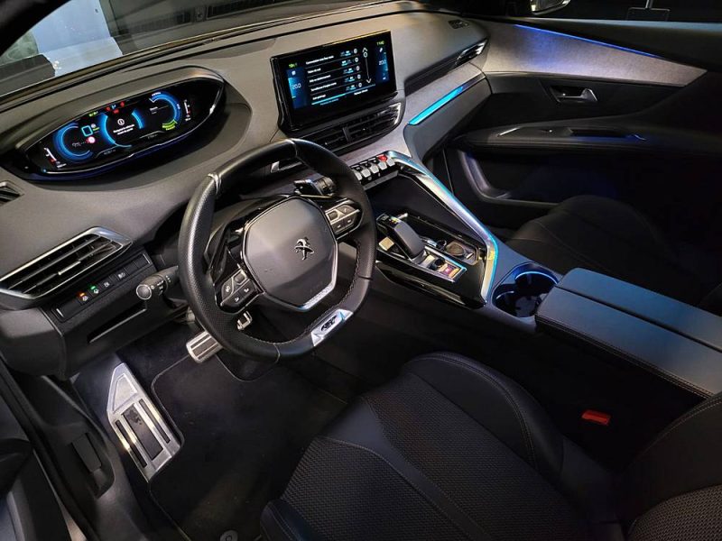PEUGEOT 3008 1.6 HYBRID 225Cv e-EAT8 GT PACK BLACK / TOIT OUVRANT + NIGHT VISION + CARPLAY /