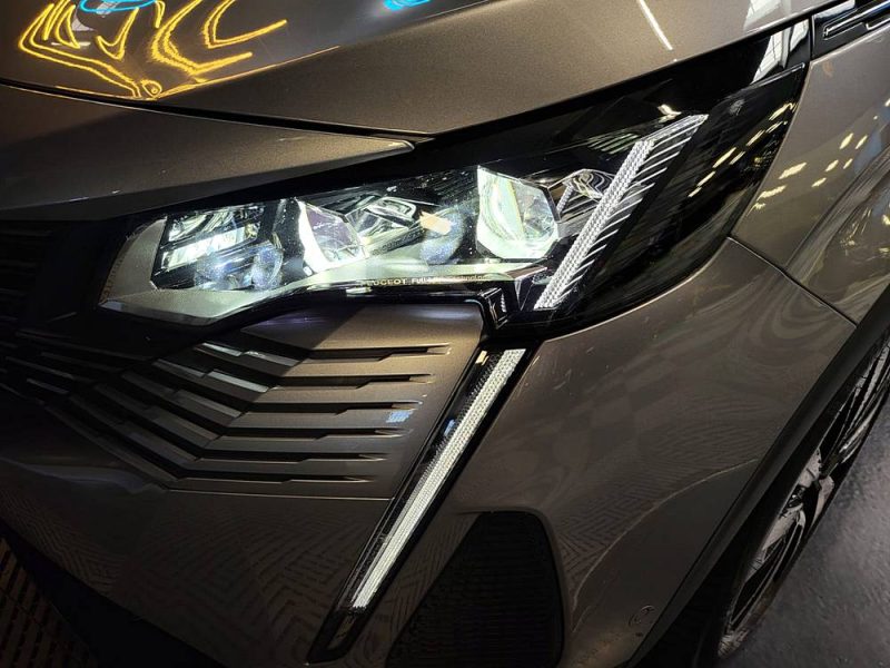 PEUGEOT 3008 1.6 HYBRID 225Cv e-EAT8 GT PACK BLACK / TOIT OUVRANT + NIGHT VISION + CARPLAY /