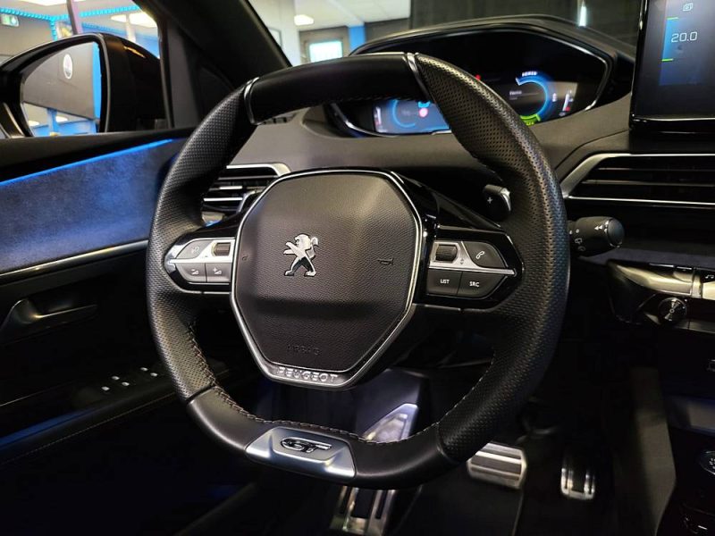 PEUGEOT 3008 1.6 HYBRID 225Cv e-EAT8 GT PACK BLACK / TOIT OUVRANT + NIGHT VISION + CARPLAY /