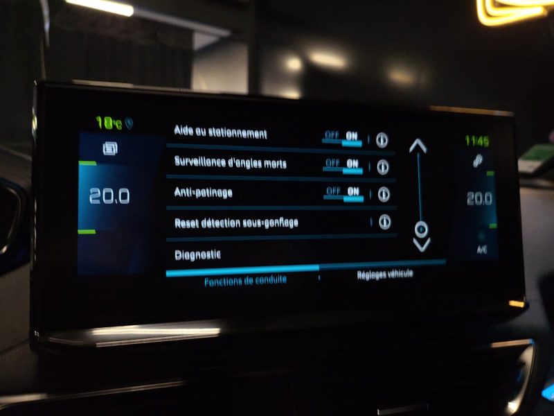 PEUGEOT 3008 1.6 HYBRID 225Cv e-EAT8 GT PACK BLACK / TOIT OUVRANT + NIGHT VISION + CARPLAY /