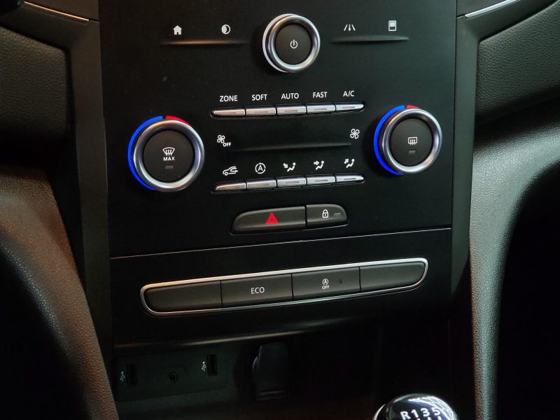 RENAULT MEGANE IV 1.3 TCe 140cv Limited BVM6 1ère Main / FAIBLE KILOMETRAGE