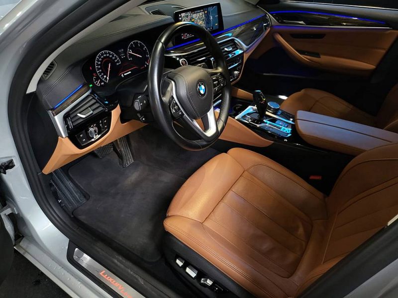 B.M.W. SERIE 520d 2.0 190CV LUXURY LINE / SIEGES ELECTRIQUES / CHAUFFANTS ET VENTILES / CAMERA 360