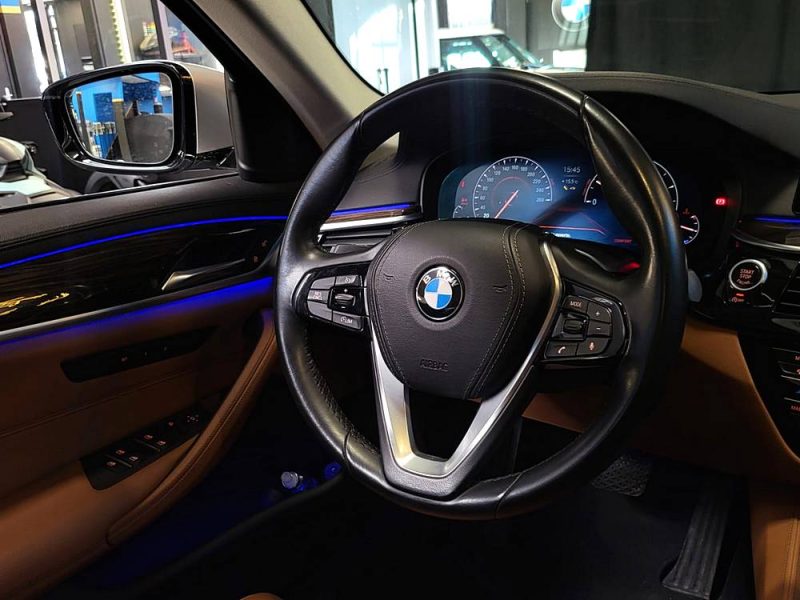B.M.W. SERIE 520d 2.0 190CV LUXURY LINE / SIEGES ELECTRIQUES / CHAUFFANTS ET VENTILES / CAMERA 360
