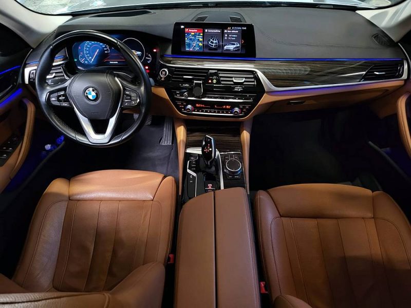 B.M.W. SERIE 520d 2.0 190CV LUXURY LINE / SIEGES ELECTRIQUES / CHAUFFANTS ET VENTILES / CAMERA 360