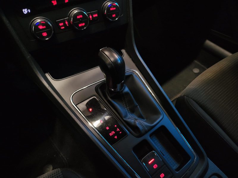 SEAT LEON 1.6 TDI DSG7 115Cv STYLE / VIRTUAL COCKPIT + CARPLAY + SUIVIE COMPLET SEAT /