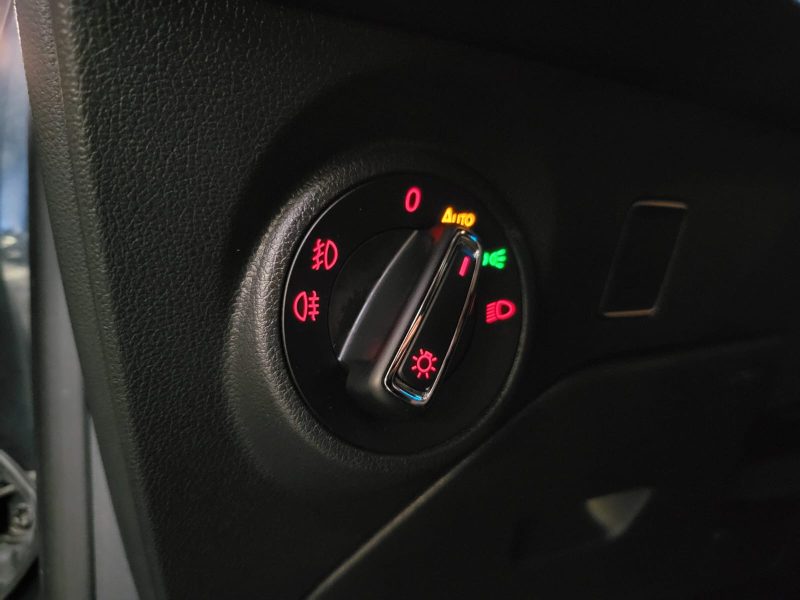 SEAT LEON 1.6 TDI DSG7 115Cv STYLE / VIRTUAL COCKPIT + CARPLAY + SUIVIE COMPLET SEAT /