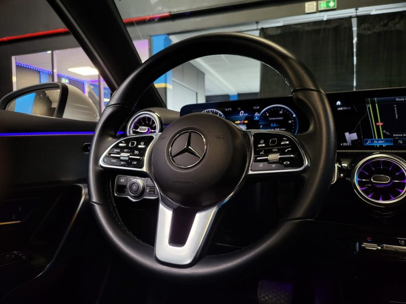 MERCEDES CLASSE A 180d 2.0 8G-DCT PROGRESSIVE LINE / TOIT OUVRANT + CARPLAY + KEYLESS /