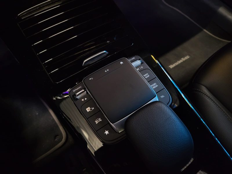 MERCEDES CLASSE A 180d 2.0 8G-DCT PROGRESSIVE LINE / TOIT OUVRANT + CARPLAY + KEYLESS /