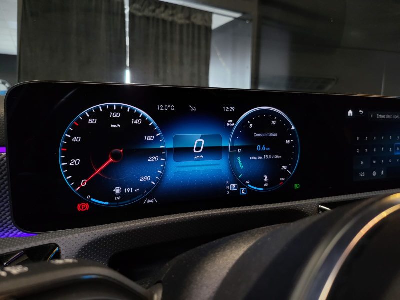 MERCEDES CLASSE A 180d 2.0 8G-DCT PROGRESSIVE LINE / TOIT OUVRANT + CARPLAY + KEYLESS /