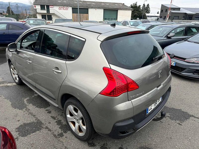 PEUGEOT 3008 2011