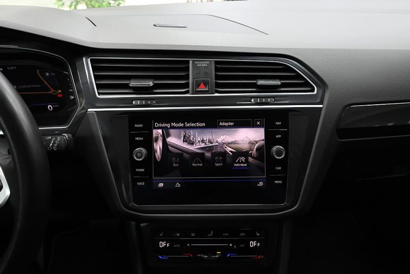 VOLKSWAGEN TIGUAN 2.0 TDI 200 - Elegance Exclusive 4Motion DSG7