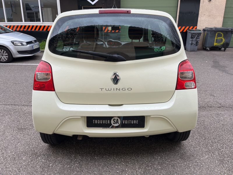 RENAULT TWINGO II 2011