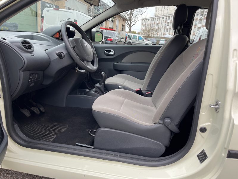 RENAULT TWINGO II 2011