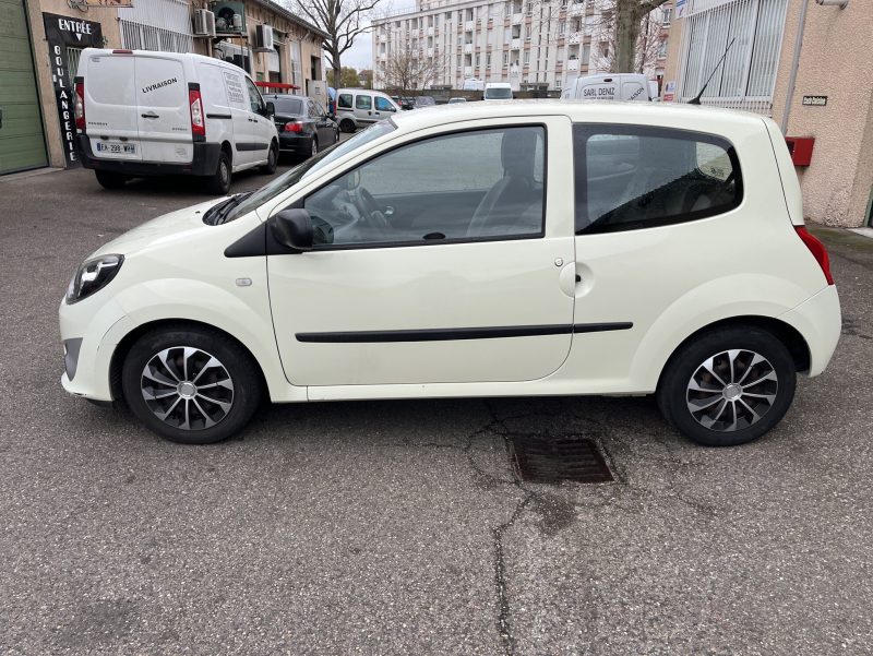 RENAULT TWINGO II 2011