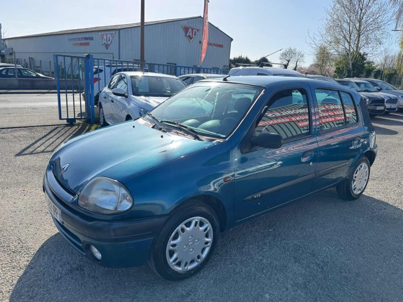 RENAULT CLIO 1.4i 75CH