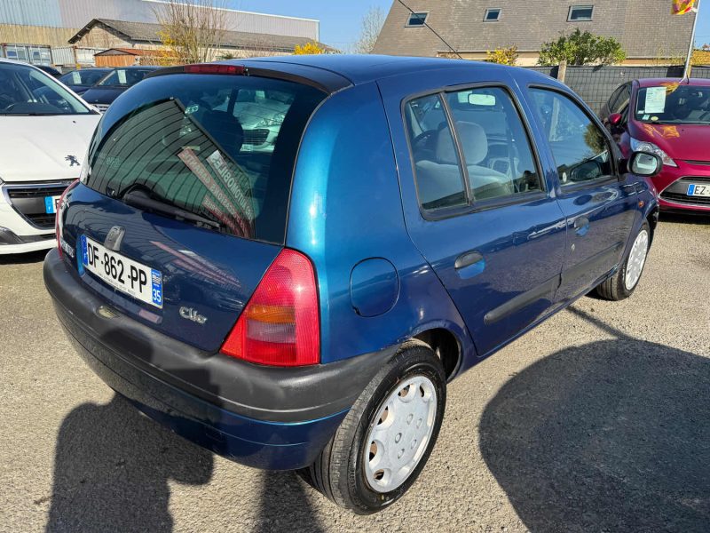 RENAULT CLIO 1.4i 75CH