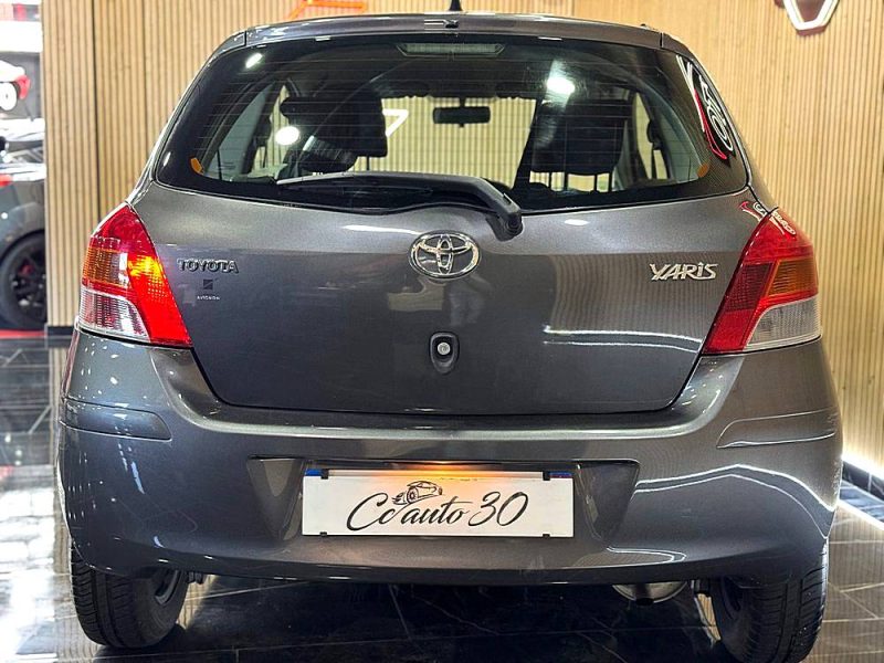 TOYOTA YARIS 2009