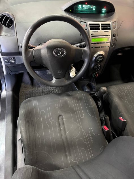 TOYOTA YARIS 2009