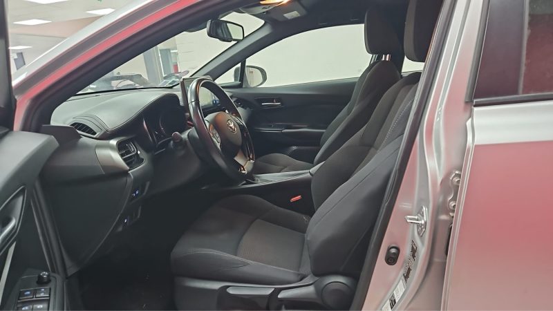 Toyota C-HR SUV DYNAMIC BUSINESS 122cv/TVA RECUPERABLE/1 ERE MAIN